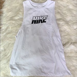 Nike muscle tank NWT